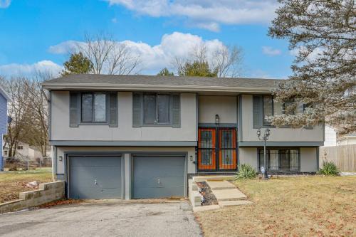 6 Mi to Dtwn Toledo! Family-Friendly Haven w/Deck