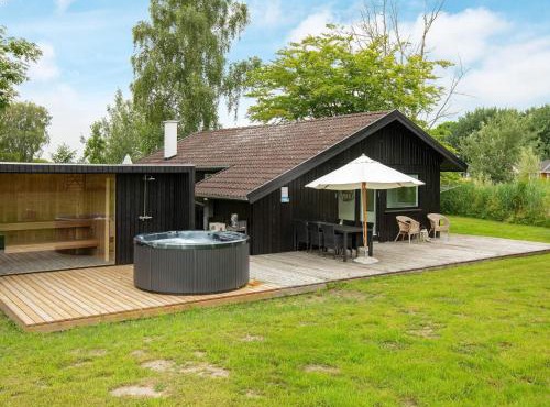 6 person holiday home in Idestrup