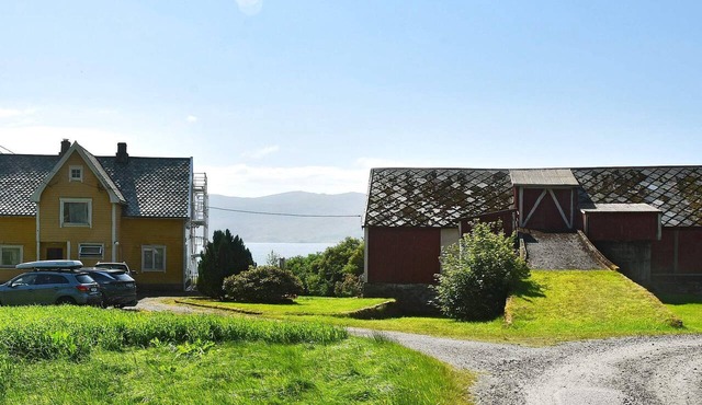 6 person holiday home in Fiskå