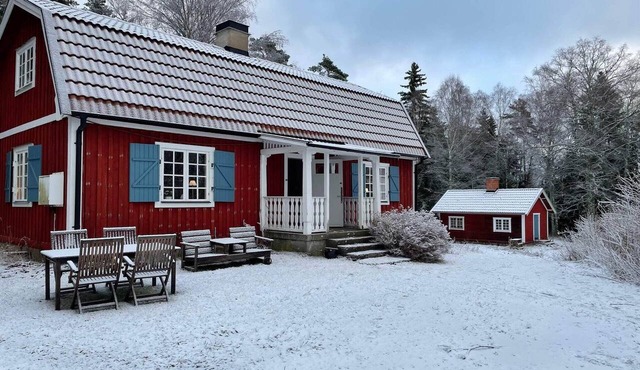 6 person holiday home in JÄRNA-By Traum