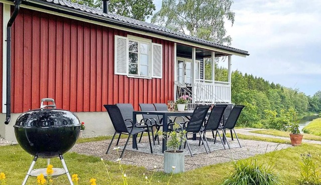 6 person holiday home in MELLERUD-By Traum