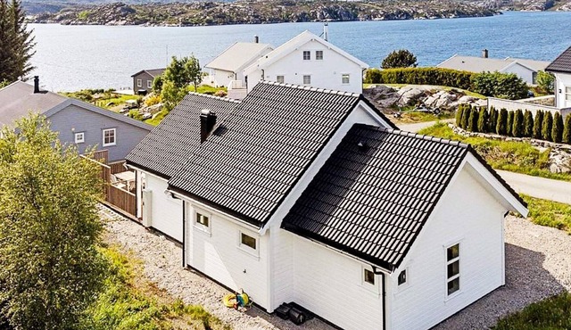 6 person holiday home in Ånneland