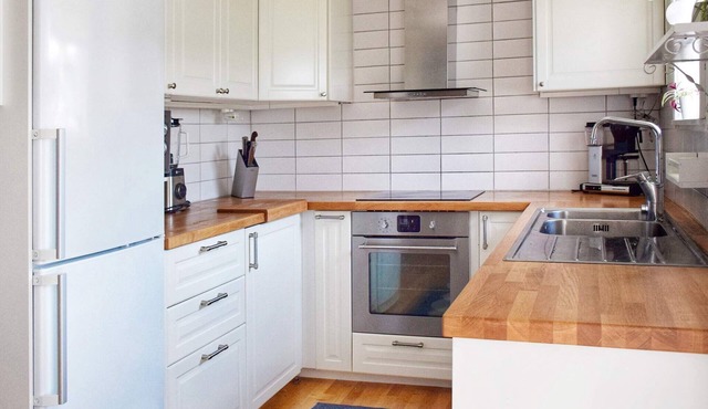 6 person holiday home in KLÖVEDAL