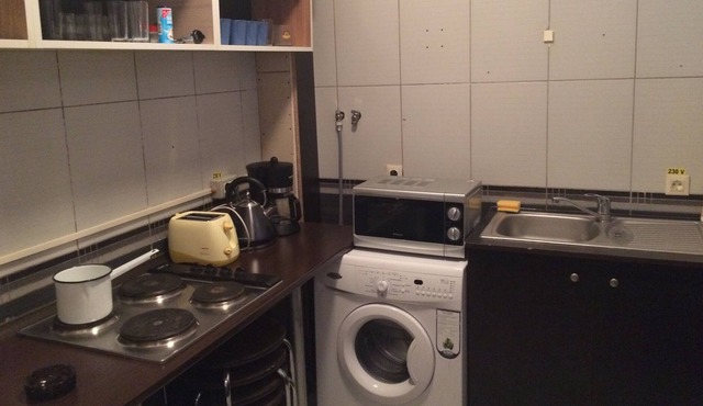 6 PRIVATE ROOMS, 4 BATHROOM, 1 SHARED KITCHEN