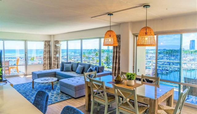 643 · Beachfront Condo Ilikai Collection # 11. Sleeps 6.