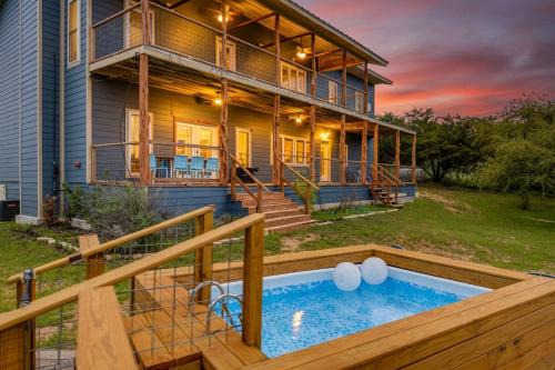 6bed 4bath 3 acres with 18i0 degree views pool firepit
