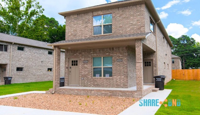 6BR/4BA Duplex Perfect for Work Trips & Teams