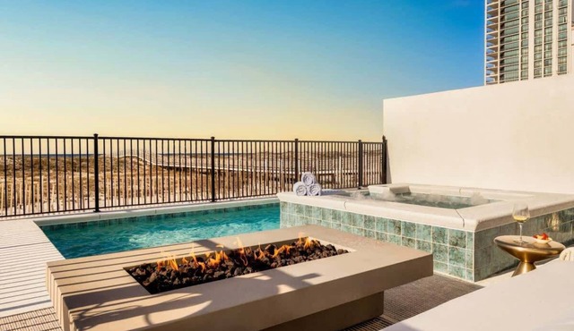 6BR Gulf-Front Luxury w/Pool & Hot Tub