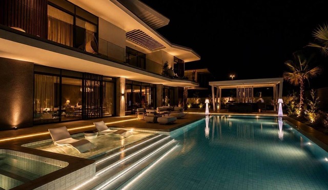 6BR Lamborghini Luxury Villa | Cinema, Spa & Pool