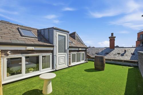 6BR Triplex | Pool Table | Rooftop Garden