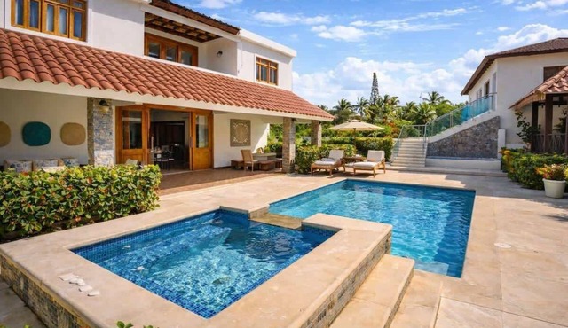 6BR Villa-Apt 2-Min Walk to Beach