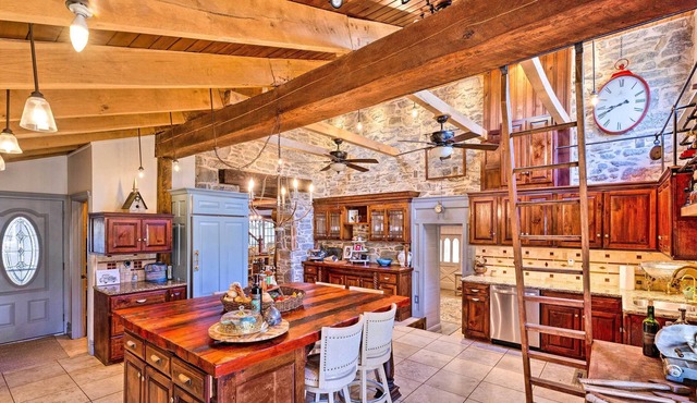 7-Acre Stone Manor w/ Pool + Hot Tub Built in 1787