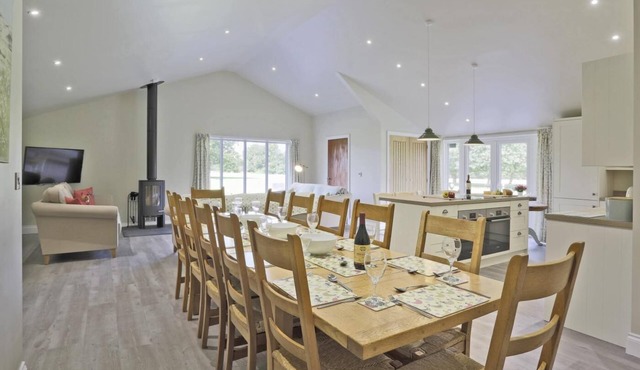 7 Bed in Barsham (oc-then)
