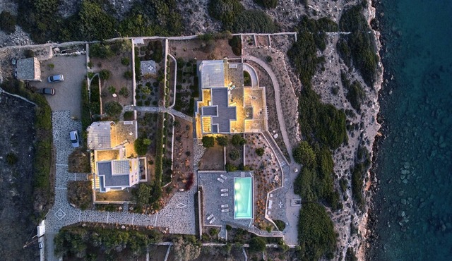 7 bedroom accommodation in Paros