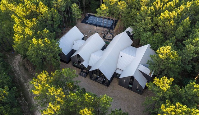 7 Bedroom, Sleeps 23, Pickleball, Hot tub