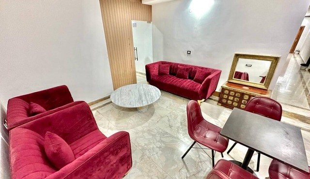 7 BHK private floor for diwali party