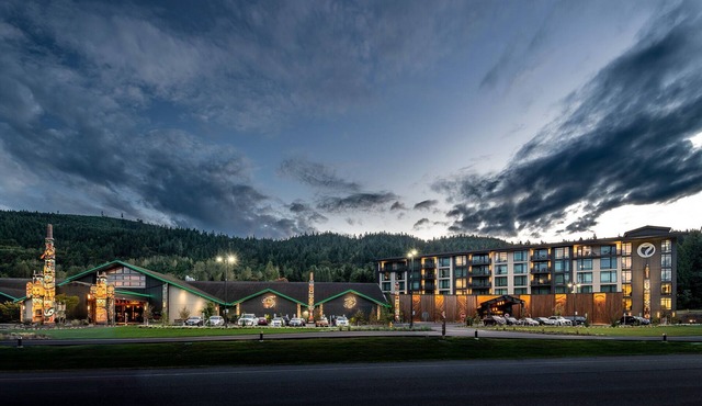 7 Cedars Hotel & Casino