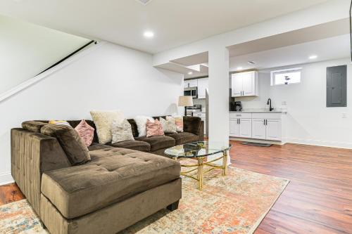 7 Mi to Baltimore: Maryland Gem w/Shared Yard!
