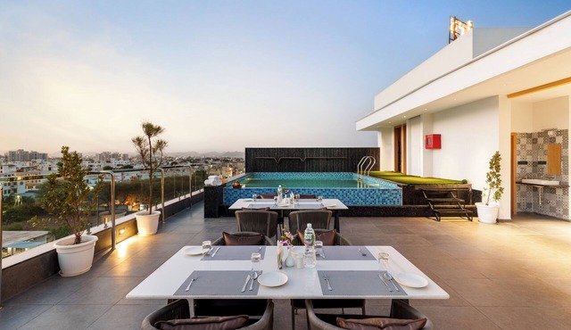 7 Rays Hotel