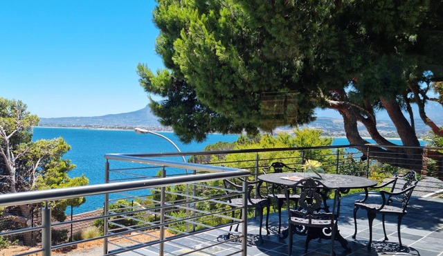 79 Protea - Private 3 Bedroom Vacation Home with Sea and Mountain views