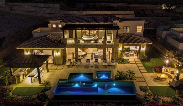 7BR Ocean-View Estate, Pool, Gym, Sauna, Golf Cart