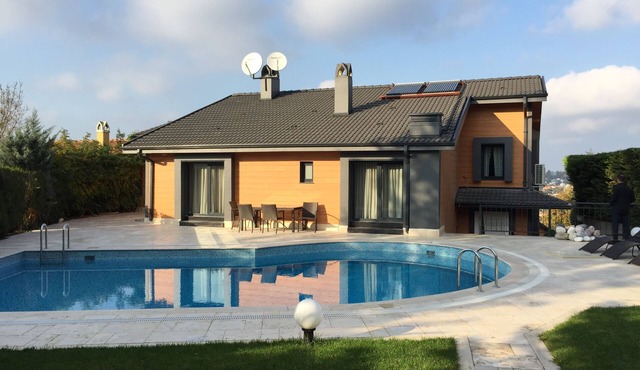 7BR PRIVATE POOL VILLA SARIYER ZEKERIYAKOY LUXURY