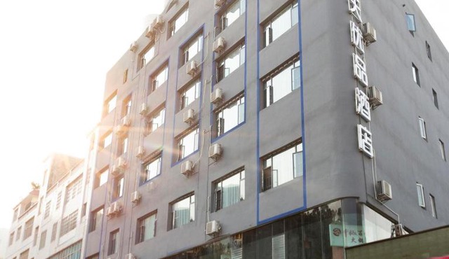 7Days Premium Xingyi Pingdong Avenue Branch