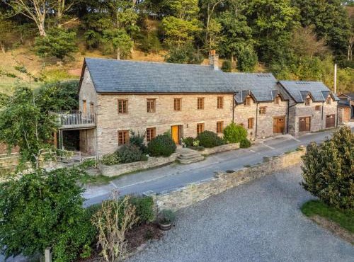 8 Bed in Llanigon oc-bn241