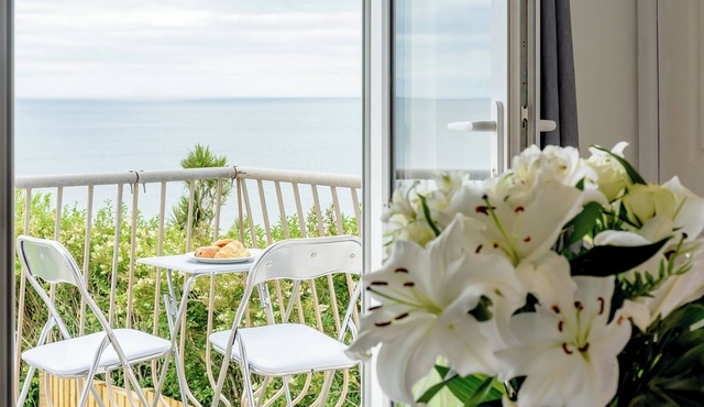 8 bedroom accommodation in Downderry