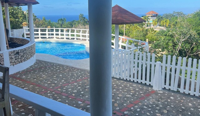 8 BR Amazing Ocean/Forest Views Family Villa