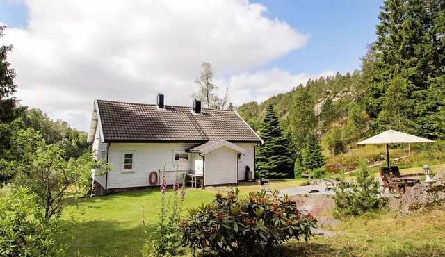 8 person holiday home in Kvås