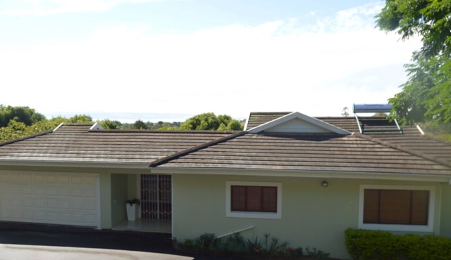 8 Sleeper Kingsize Vacation Home Rental Springside Road, Hillcrest Park, Durban