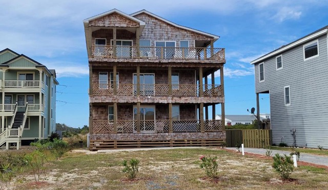 8018 Beach Rd, Semi-Oceanfront, Pool/Hot Tub