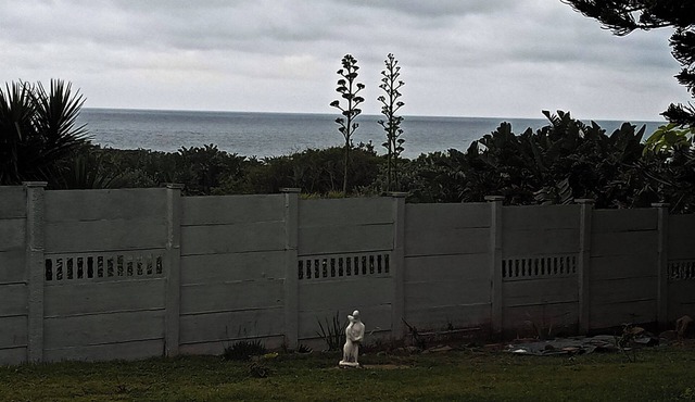 83 Ocean View at Pumula Port Shepstone offers a luxurious sea view.