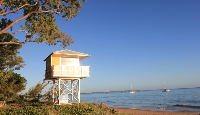 85 on Cypress - Beachside luxury upstairs apartment