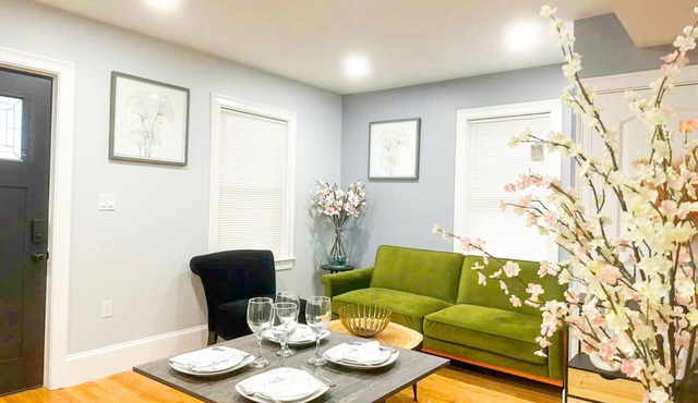 85b Spacious 3-bedroom apartment in delightful Boston