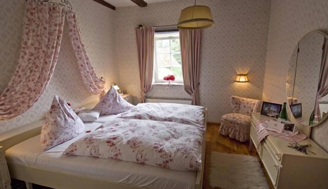 85qm große Ferienwohnung für bis zu 4 Personen mit Blick zur idyllischen Flussbegründung