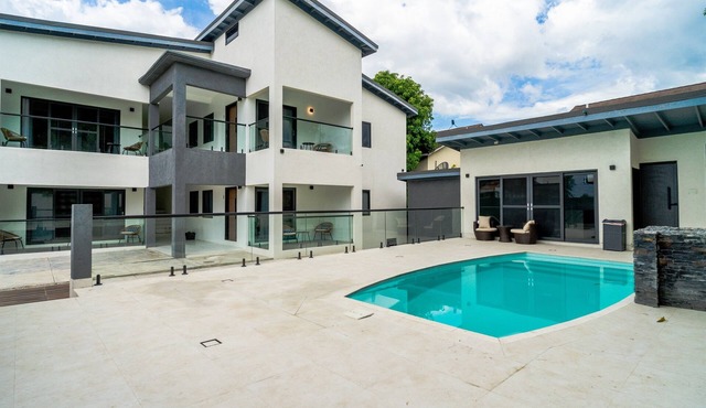 8B/R w/pool Complex @ Terrace Eight