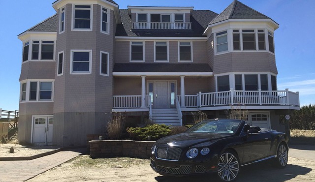8BR Glamorous Oceanfront Home with Pool+Jacuzzi. Last Minute Deals Available!