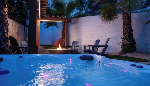 8BR Mission Hills Compound, Hot Tub & Games