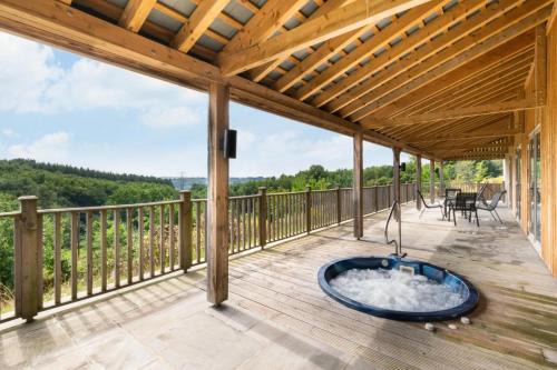 9 Bed in Broadhempston oc-bclowe