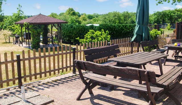 9 bedroom accommodation in Mirow