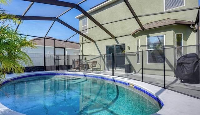 9 Mi to Beach: Peaceful Riverview Home w/Patio