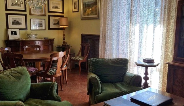 950mt sea, 500mt center, apartment 120sqm 3rd floor elevator 5 beds 3 rooms