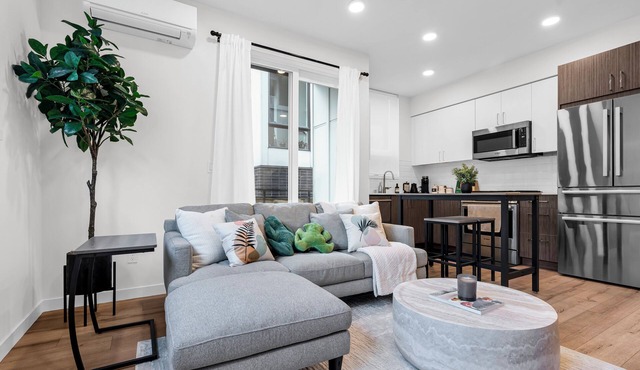 99 Walk Score 2BR2BA Central Capitol Hill Seattle Townhome with AC & Roof Deck