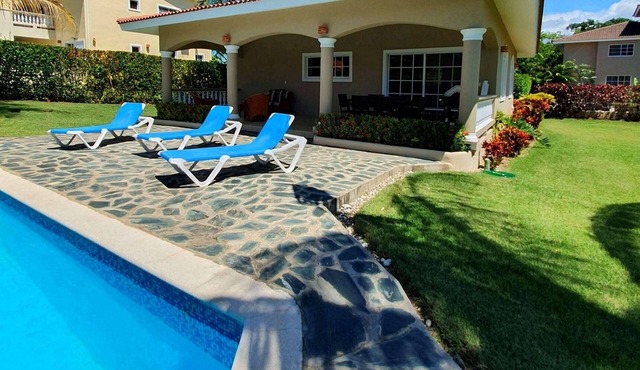 9BD guest-friendly complex in central Sosua, 2 pools, WiFi/AC/cable TV/BBQ