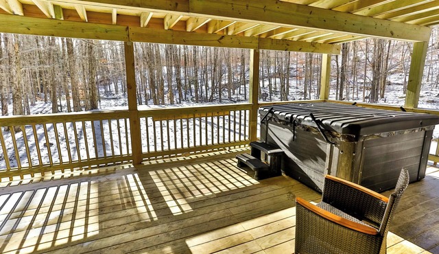 9BR/5BR/Hottub/2 Saunas 6 min to Hunter on 30 private acres