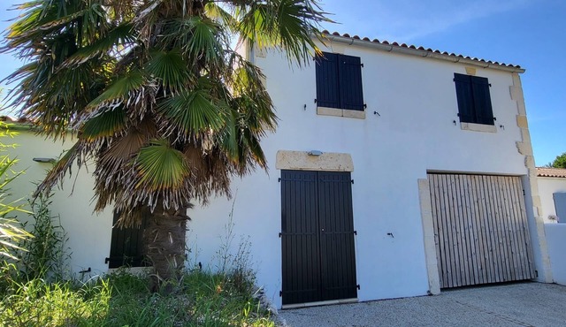 A 4.6 km de Boyardville et 7.3 km de Saint Pierre, Villa Entièrement Rénovée