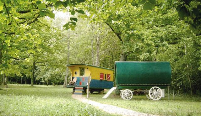 A 4-trailer camp