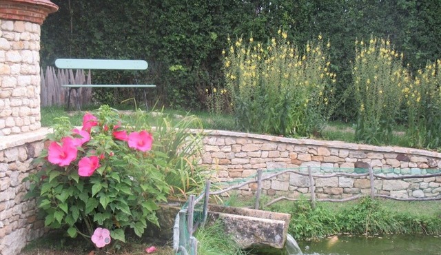 A beautiful property in the heart of the Perche region. Greenway for bike rides.